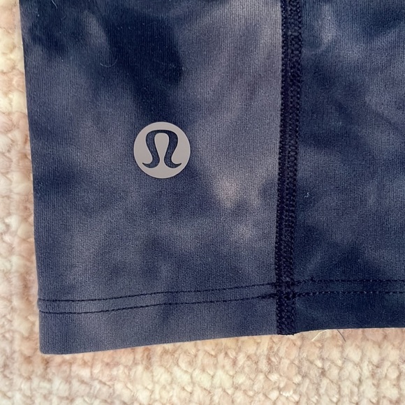 Lululemon cropped tank - Picture 3 of 4